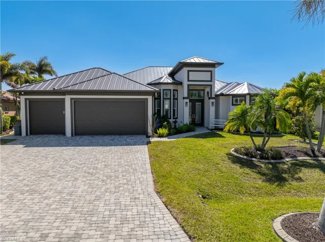 Cape Coral Gulf Access Pool & Spa Home