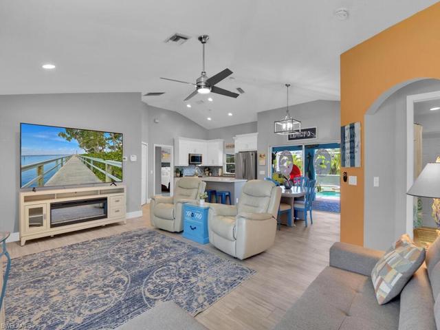 2829 SW 8th PL, CAPE CORAL FL 33914