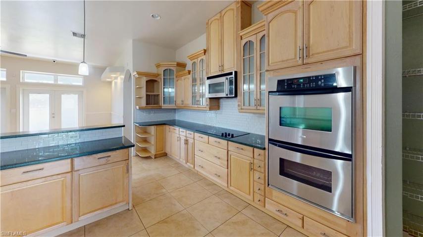 maple cabinets and dual ovens