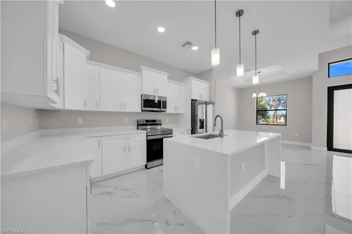 2615 45th St Sw, Lehigh Acres, Florida 33976