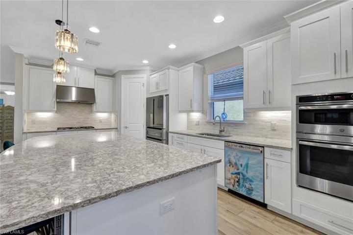 Welcome home to 11760 Canal Grande Dr Fort Myers
