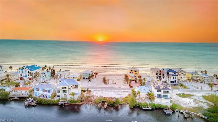 BAY TO BEACH LOT OPPORTUNITY.