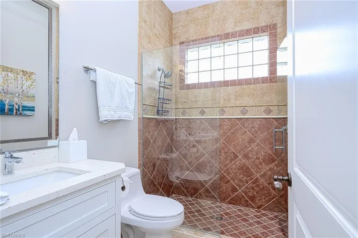 ensuite guest bath