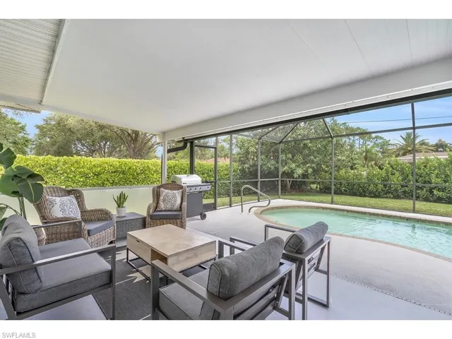 250  Willowick  DR, Naples, FL 34110