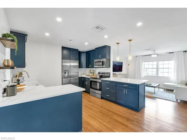 250  Willowick  DR, Naples, FL 34110