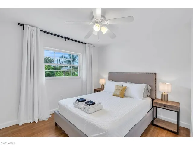 250  Willowick  DR, Naples, FL 34110