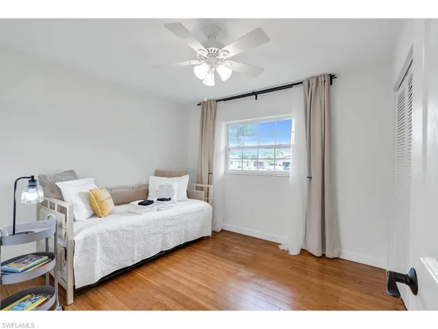 250  Willowick  DR, Naples, FL 34110