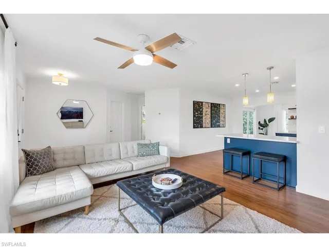 250  Willowick  DR, Naples, FL 34110