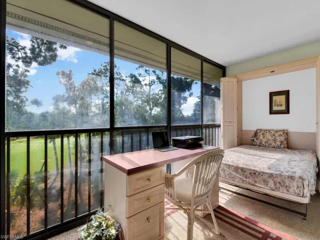 Florida Room w/ Murphy Bed