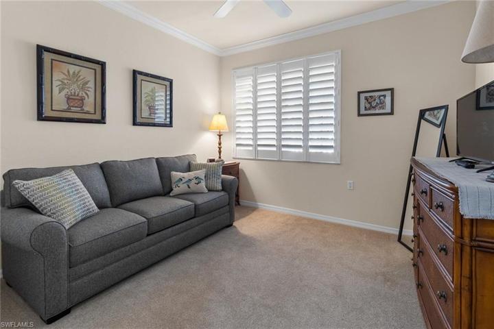 4884 Hampshire CT # 202, NAPLES FL 34112