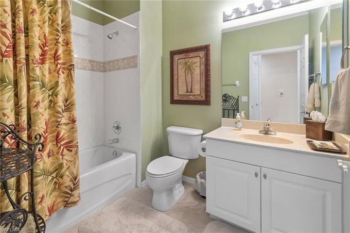 4884 Hampshire CT # 202, NAPLES FL 34112