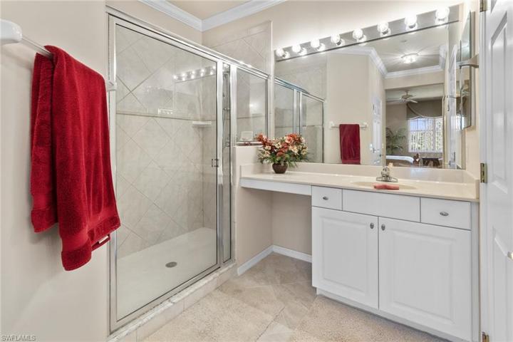4884 Hampshire CT # 202, NAPLES FL 34112