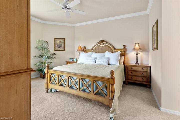 4884 Hampshire CT # 202, NAPLES FL 34112