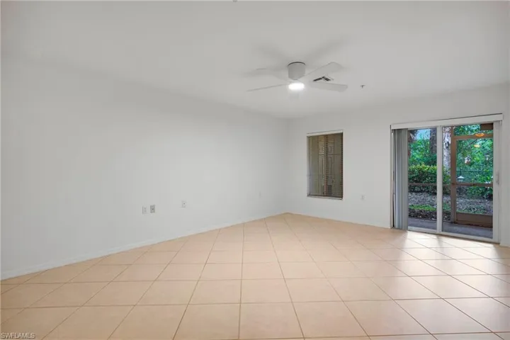 Large living room17.82 x 13.50