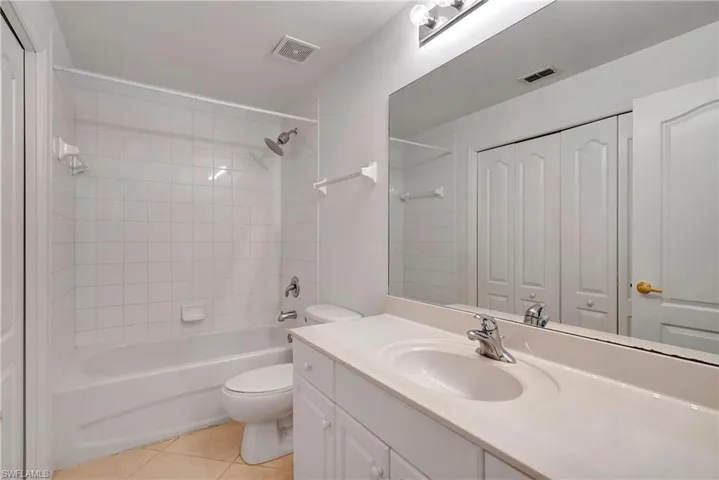 Large guest bathroom upstairs