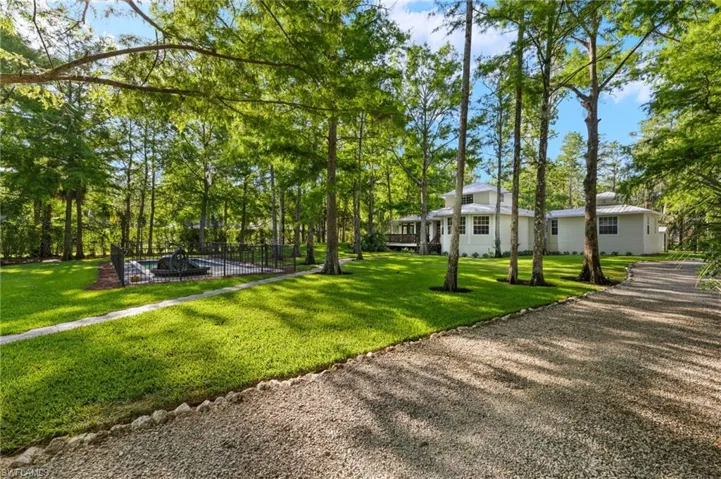 5271 Cherry Wood Dr, Naples, Florida 34119