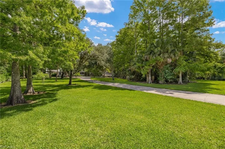 5271 Cherry Wood Dr, Naples, Florida 34119