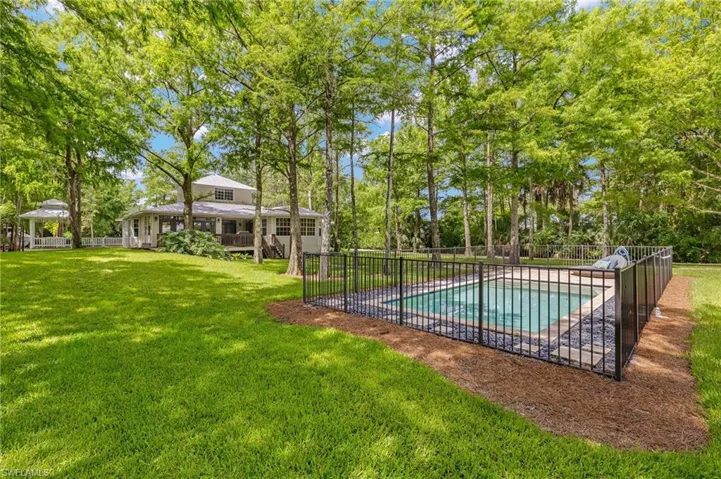 5271 Cherry Wood Dr, Naples, Florida 34119