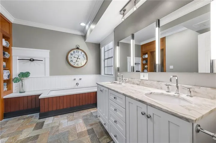 5271 Cherry Wood Dr, Naples, Florida 34119