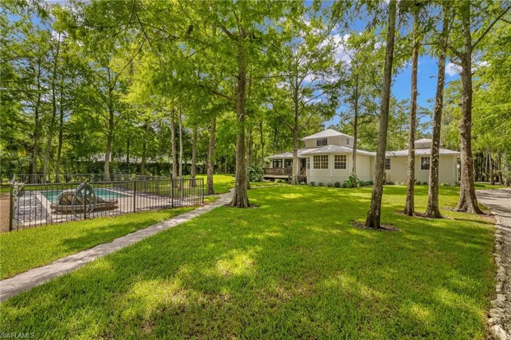 5271 Cherry Wood Dr, Naples, Florida 34119