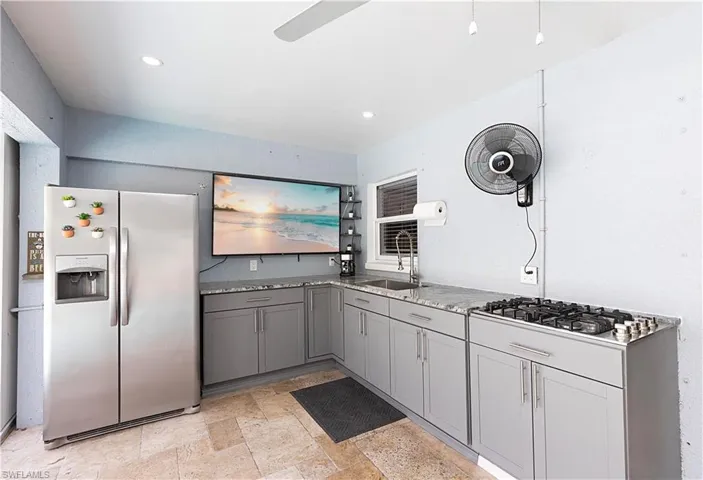 Outdoor Kitchen