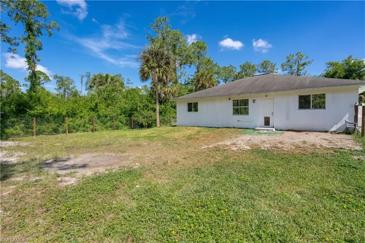 2860  18th NE AVE, Naples, FL 34120