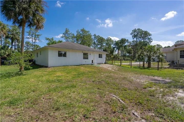 2860  18th NE AVE, Naples, FL 34120