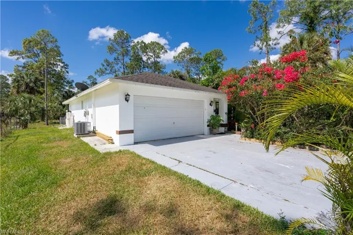 2860  18th NE AVE, Naples, FL 34120