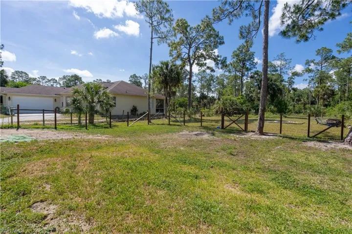 2860  18th NE AVE, Naples, FL 34120