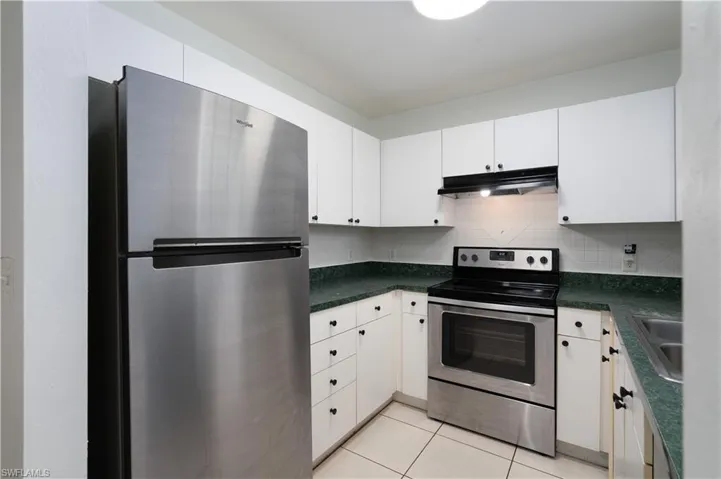 2860  18th NE AVE, Naples, FL 34120