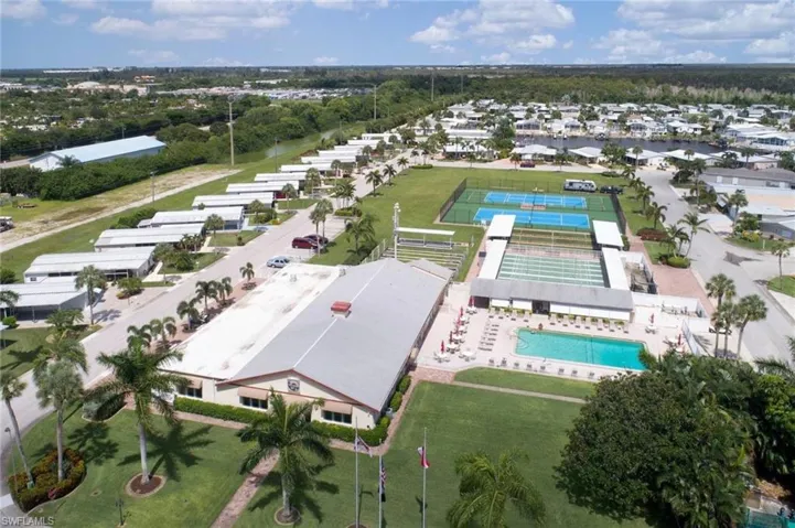 Community Amenities Pre-Hurricane Ian