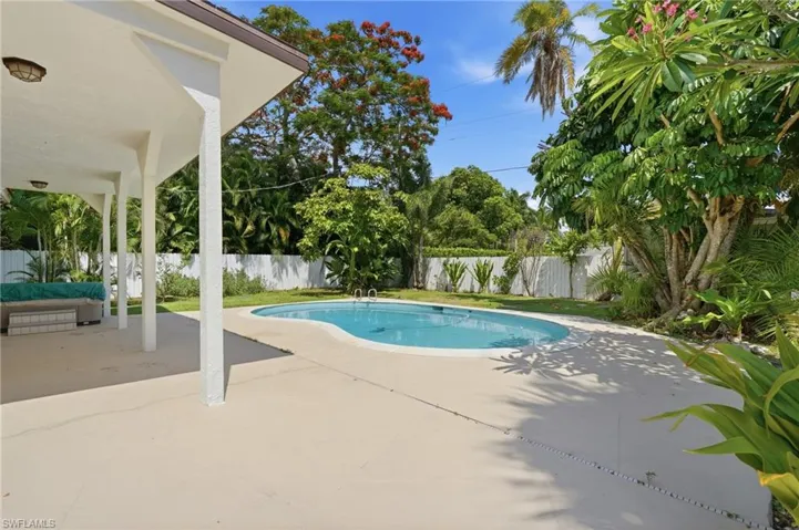 1358 Hopedale Dr, Fort Myers, Florida 33919