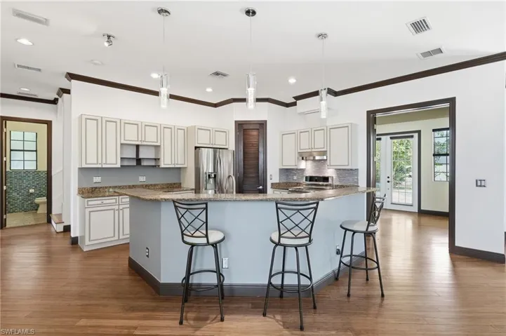 1358 Hopedale Dr, Fort Myers, Florida 33919
