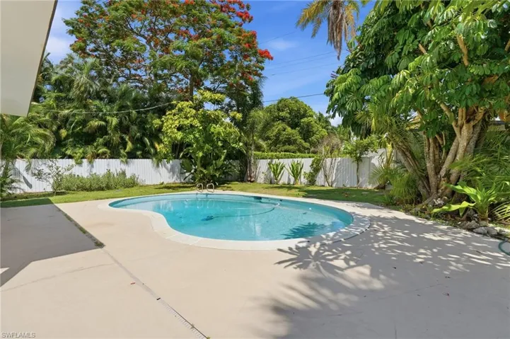 1358 Hopedale Dr, Fort Myers, Florida 33919