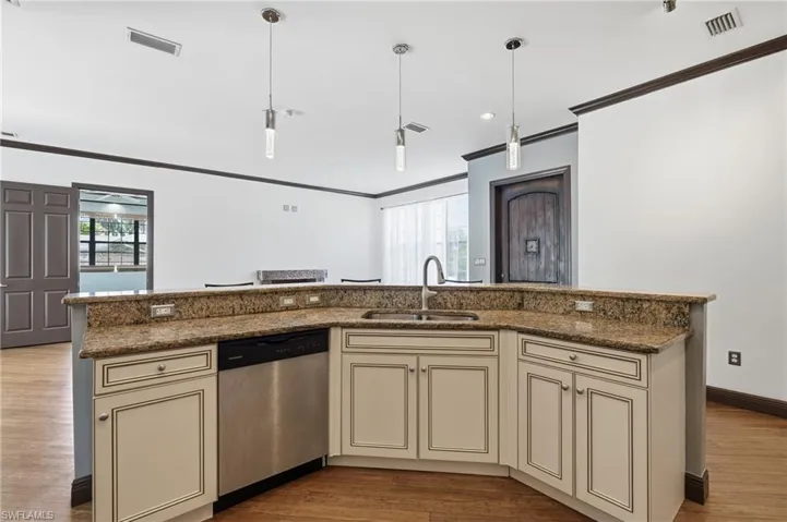 1358 Hopedale Dr, Fort Myers, Florida 33919