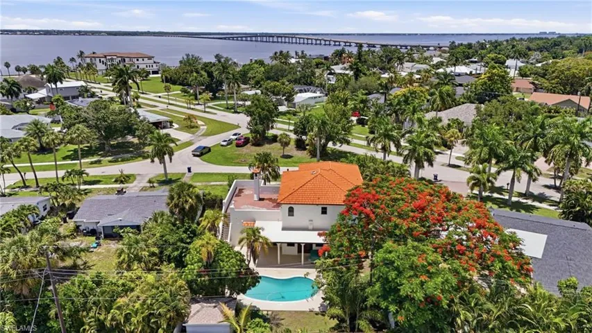 1358 Hopedale Dr, Fort Myers, Florida 33919