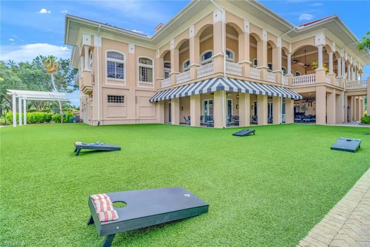 5697  Heron  LN, Naples, FL 34110