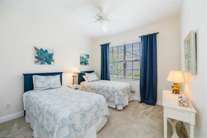 5697  Heron  LN, Naples, FL 34110