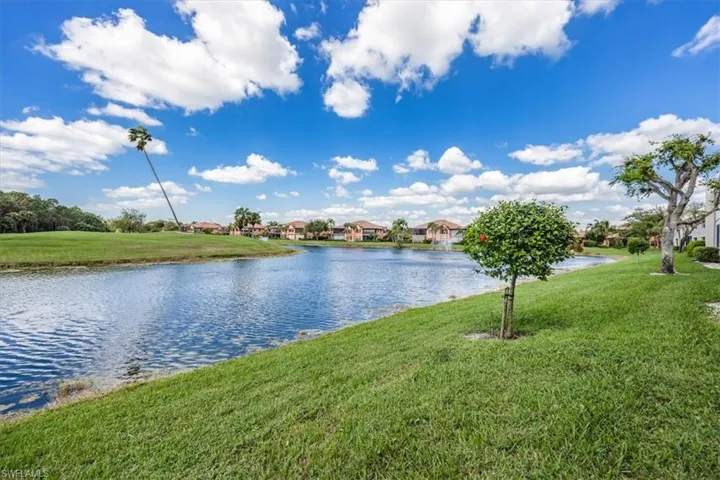 5697  Heron  LN, Naples, FL 34110