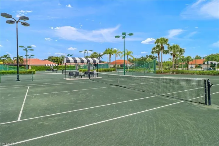 5697  Heron  LN, Naples, FL 34110