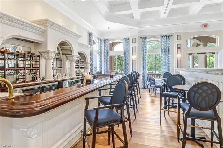 5697  Heron  LN, Naples, FL 34110