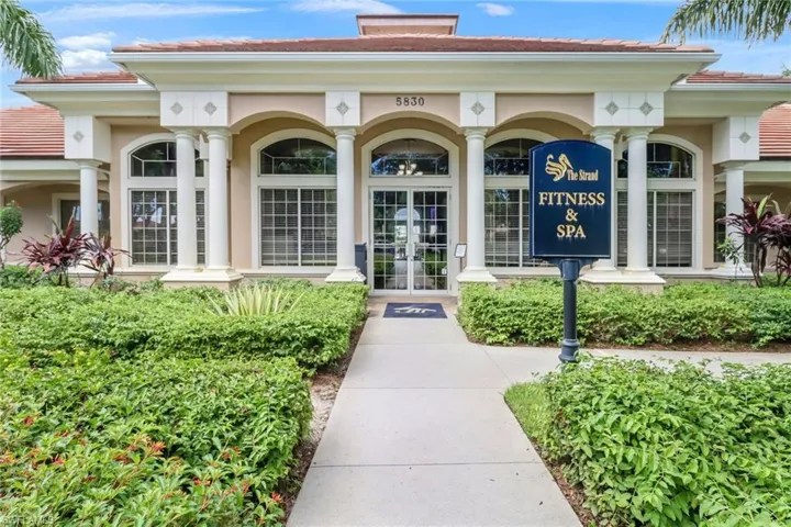 5697  Heron  LN, Naples, FL 34110