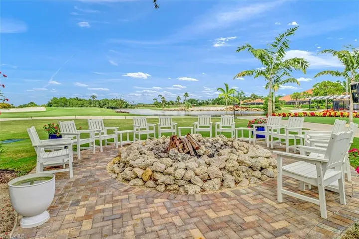5697  Heron  LN, Naples, FL 34110
