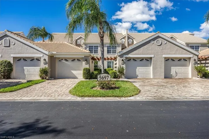 5697  Heron  LN, Naples, FL 34110