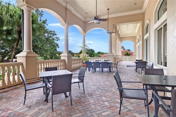 5697  Heron  LN, Naples, FL 34110