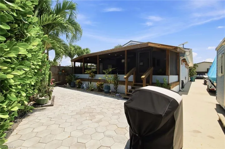 253 Worley St, Chokoloskee, Florida 34138