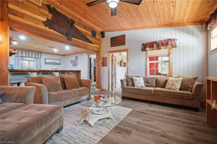 253 Worley St, Chokoloskee, Florida 34138