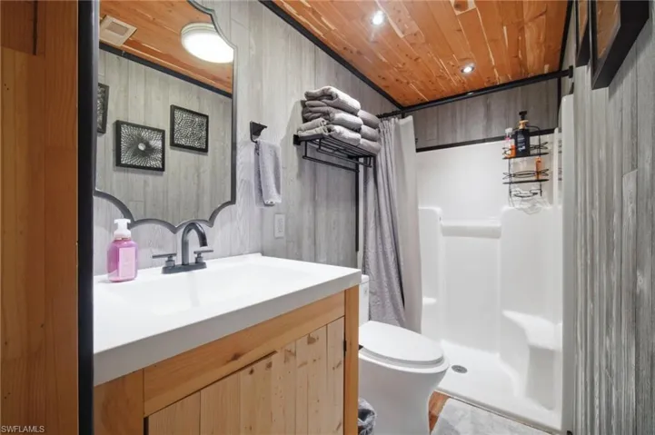 253 Worley St, Chokoloskee, Florida 34138