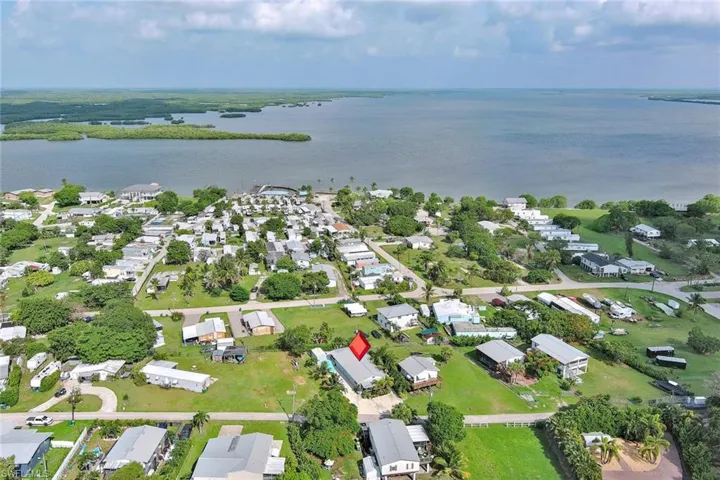 253 Worley St, Chokoloskee, Florida 34138