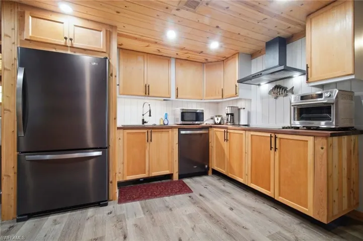 253 Worley St, Chokoloskee, Florida 34138